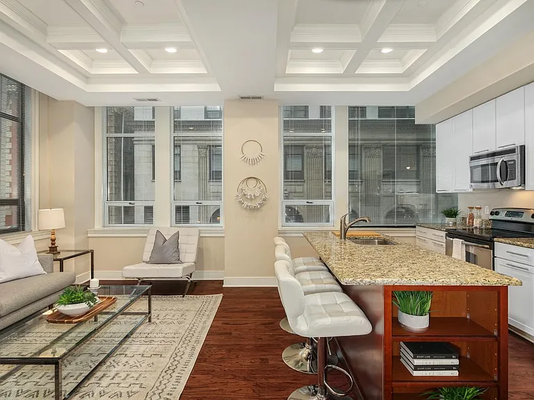 1501 Locust — Photo 3