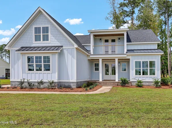 1101 Crown Pointe Drive, Hampstead, NC 28443