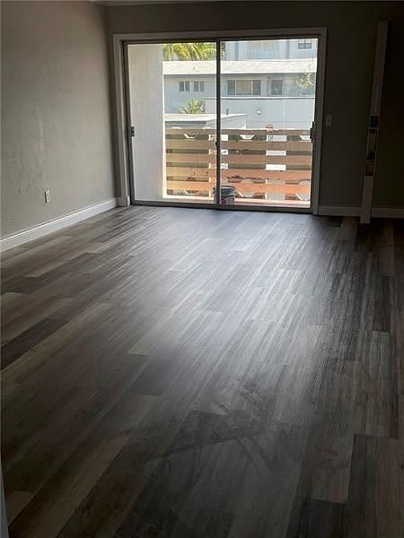 1st image of 940 NE 170th St APT 218