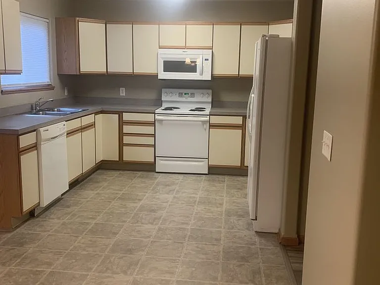 6630 Shadow Pines Pl — Photo 4