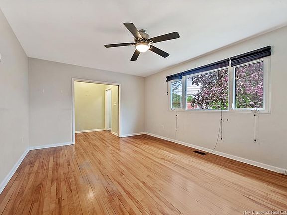 5th image of 82 8th St