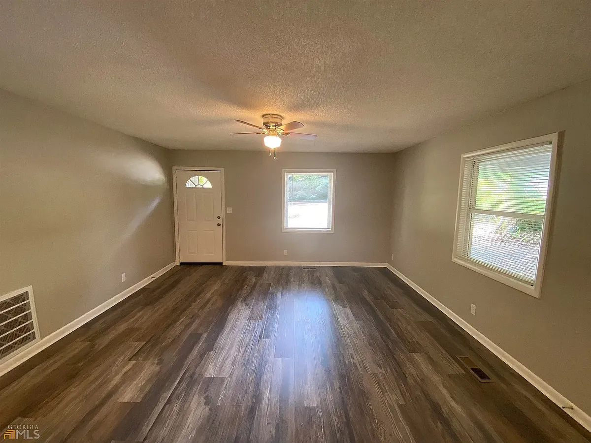 jpg - 316 N Pleasant Hill Rd