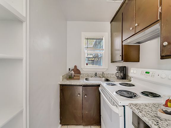 3rd image of 8656 Macarthur Blvd APT 19