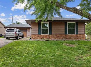 7016 Parkdale Ln NE, Cedar Rapids, IA 52402