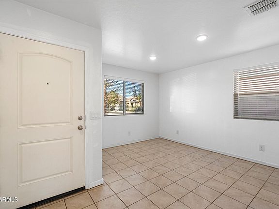 3rd image of 30493 N Oak Dr