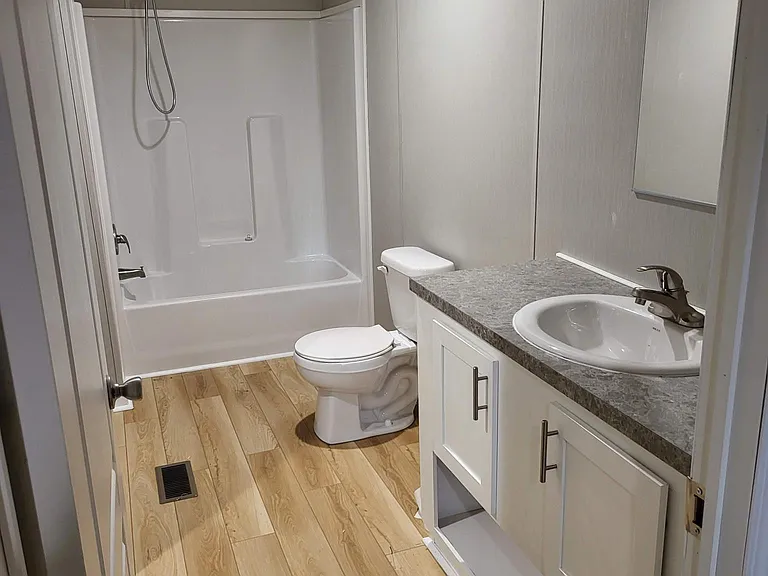 1015 Laine Rd — Photo 4