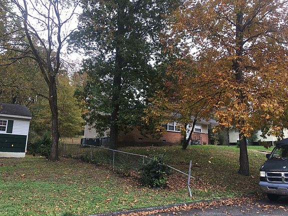 3rd image of 1714 Cambridge Dr