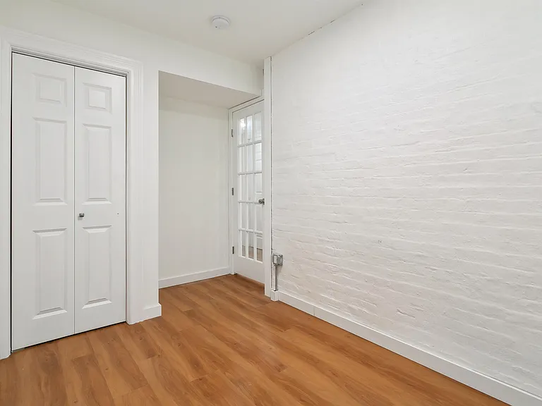 110 Summit Ave #G — Photo 19