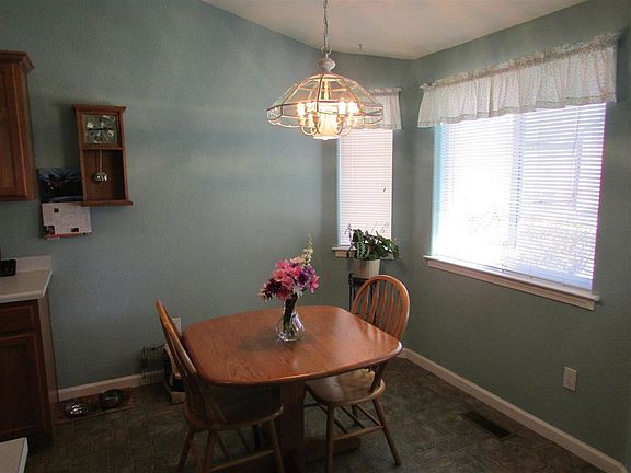 3rd image of 251 Walker St