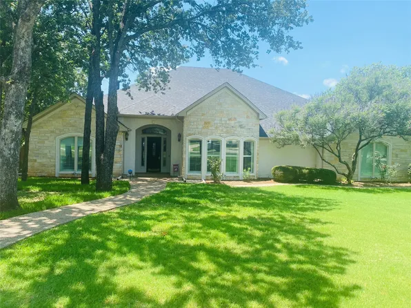 3241 Golden Oaks Cir, Granbury, TX 76049
