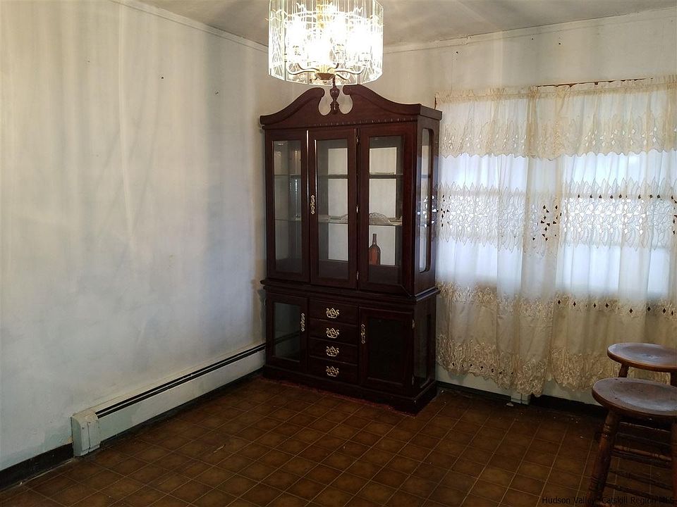 1st image of 215 Carson Ave