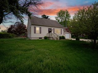 502 Wildwood Ct, Champaign, IL 61821