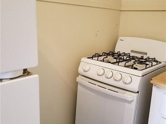 3rd image of 1419 Laredo St APT 2