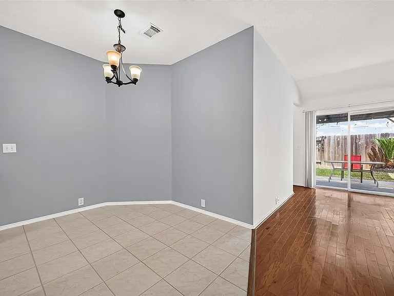 6807 Lauderwick Ct — Photo 16