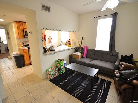 4th image of 1220 SW 1st Ave APT 207