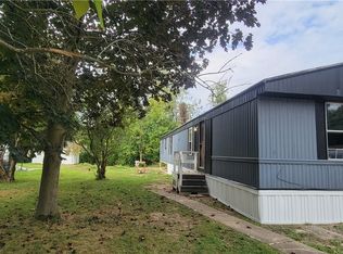 39 Lakewood Vlg, Medina, NY 14103