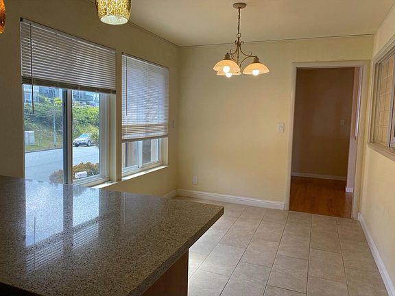 5th image of 302 Vallejo Dr