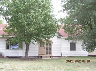 805 E Monroe Ave, Garnett, KS 66032