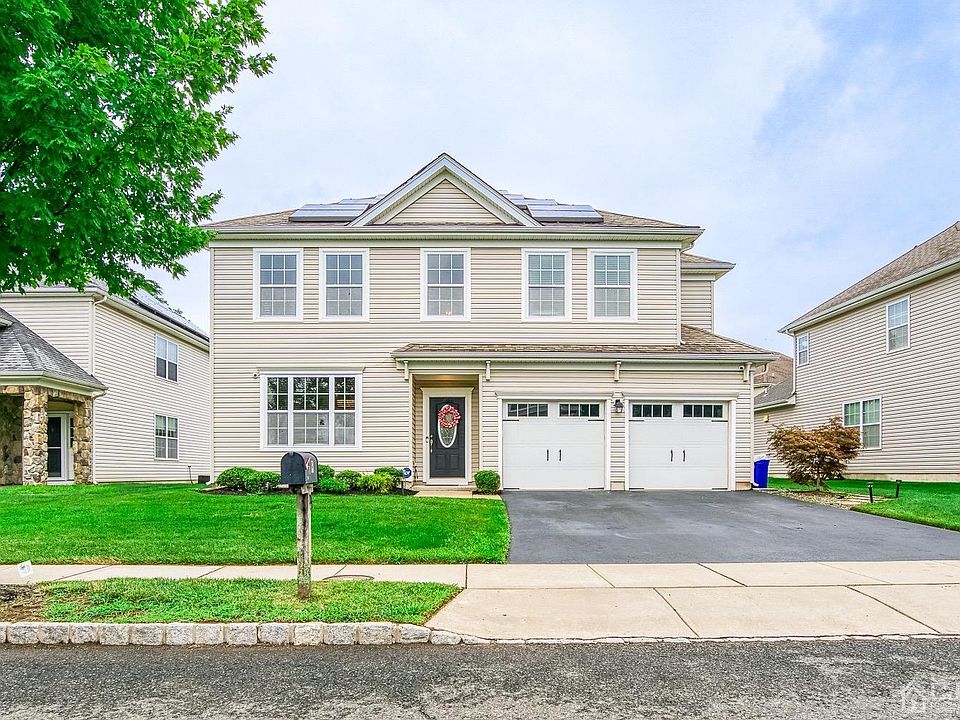 1st image of 9 Dahlia Ct