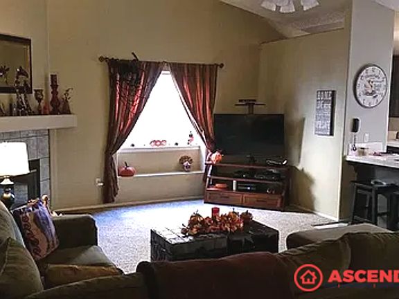 2nd image of 3118 Silver Spur Way