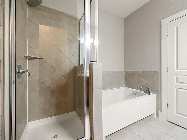 1501 Roseburg Dr — Photo 16