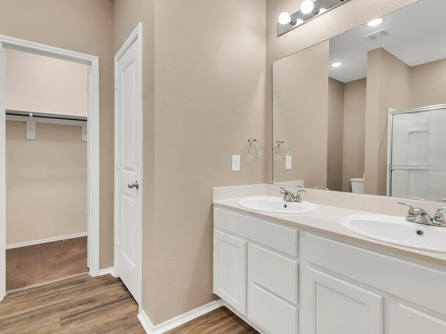 3 bed, 1843 sqft, $2,250 — Photo 4