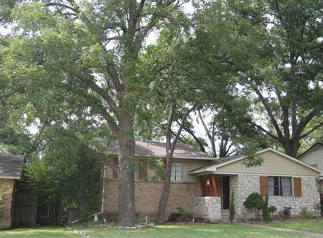 1st image of 9719 Queenswood Ln