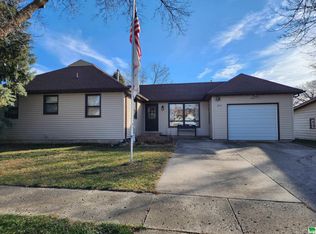 1215 Iselin Ave, Sheldon, IA 51201