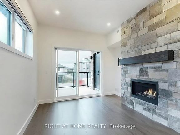 2nd image of 10 Beausoleil Ln #302