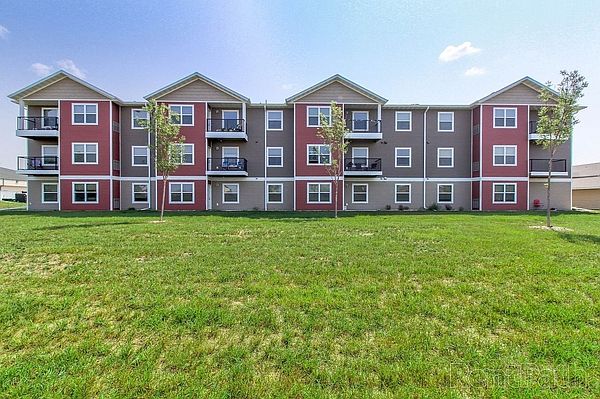 Kenwood on 5th Apartments in Minot, ND