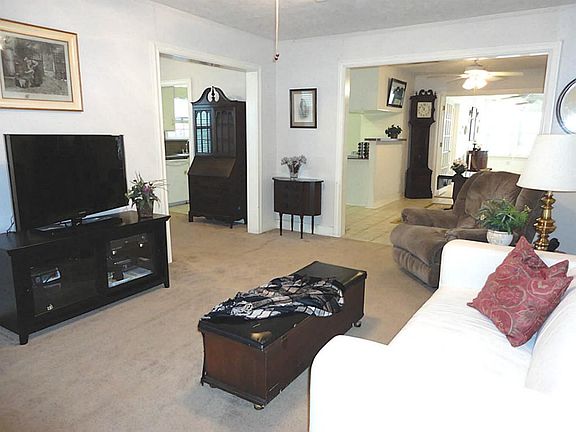 Like to entertain?...wide open floor plan.