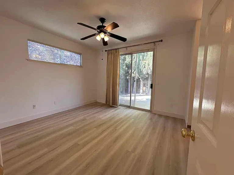 5662 Murrell St — Photo 9