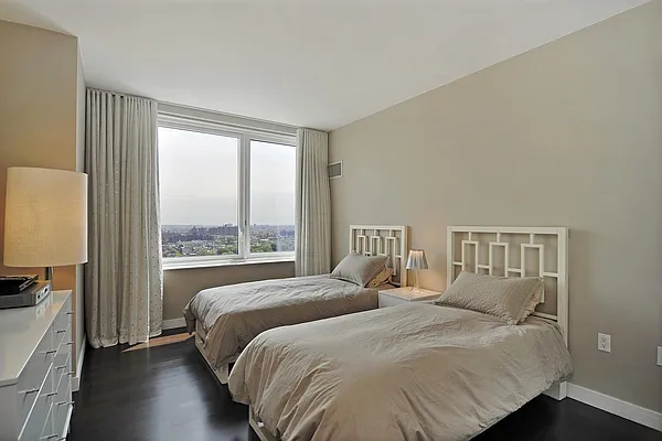 Rented by Corcoran | media 24