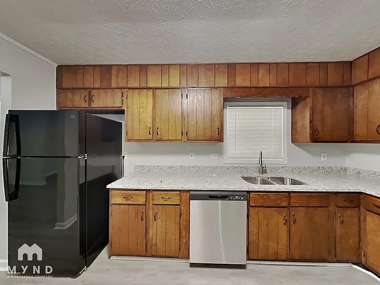 2050 Sandgate Cir — Photo 3
