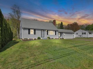327 Abbe Rd, Enfield, CT 06082