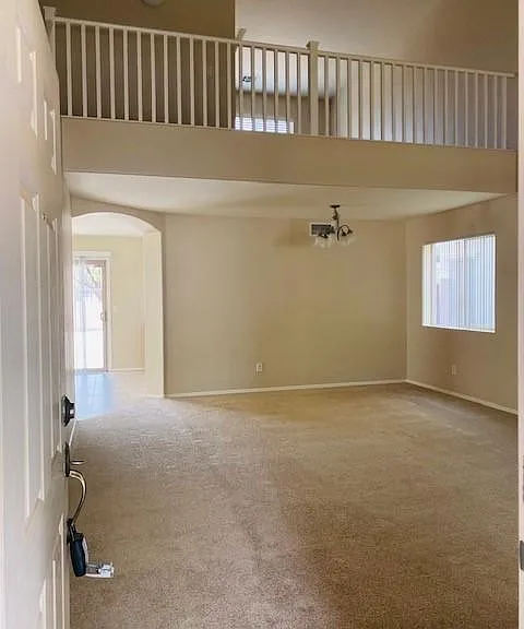 426 S 111th Dr — Photo 2