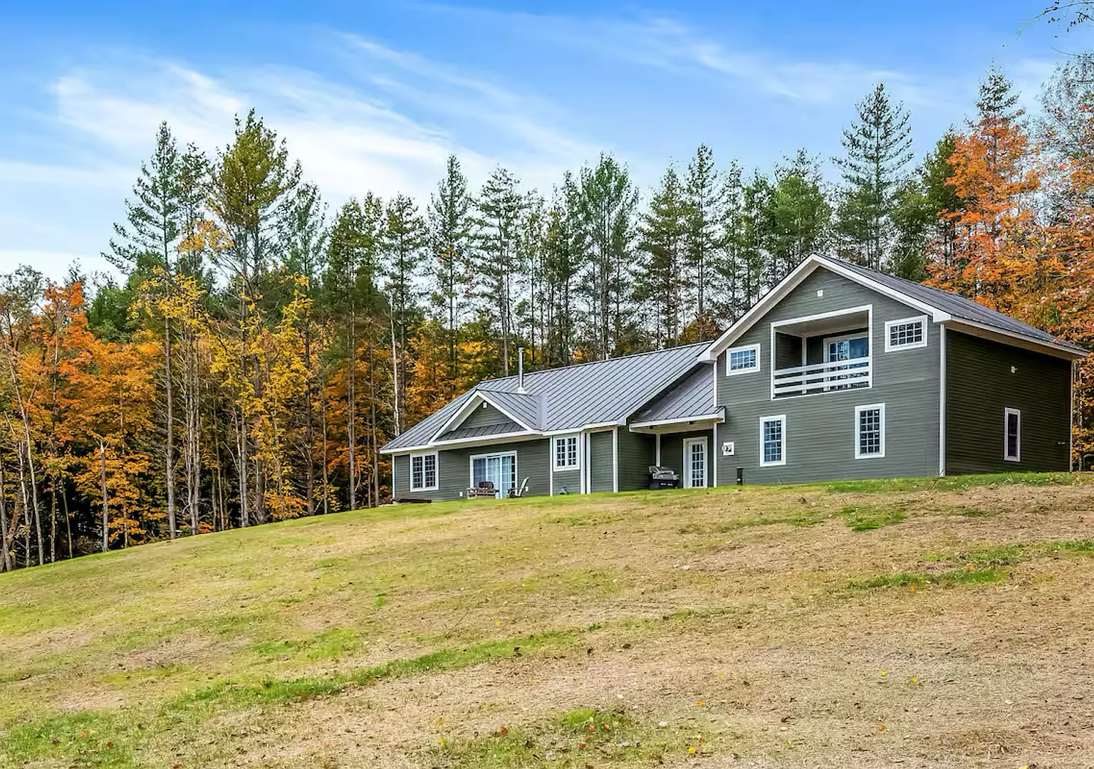4 Bedroom in Waterbury, VT Available NOW (Furnished + Utilities included) — Photo 2