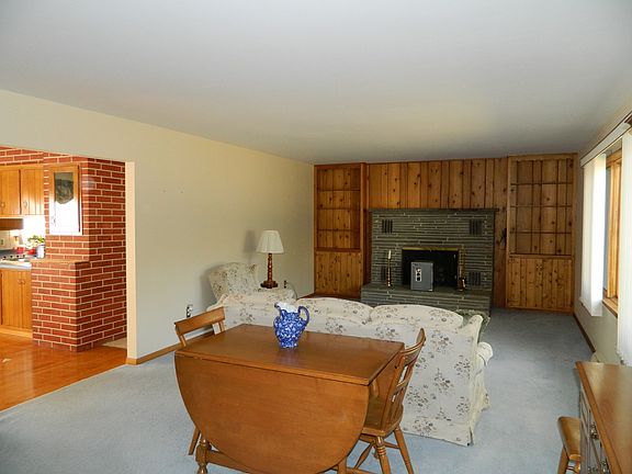 2nd image of 11 Rosewood Dr