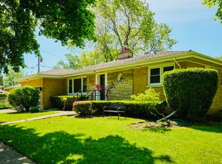4555 Cleveland St, Skokie, IL 60076