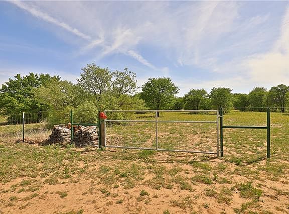 4th image of 4269 County Road 445