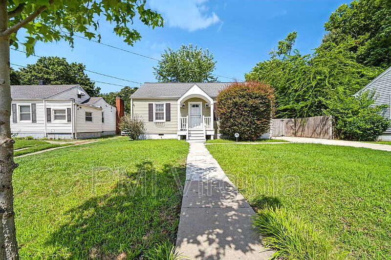 1st image of 9 Laurel Dr