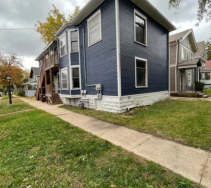 331 S 2nd St