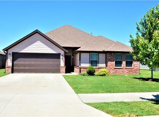 808 SW Pure Globe St, Bentonville, AR 72712