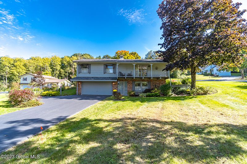 2nd image of 5 Tomahawk Place