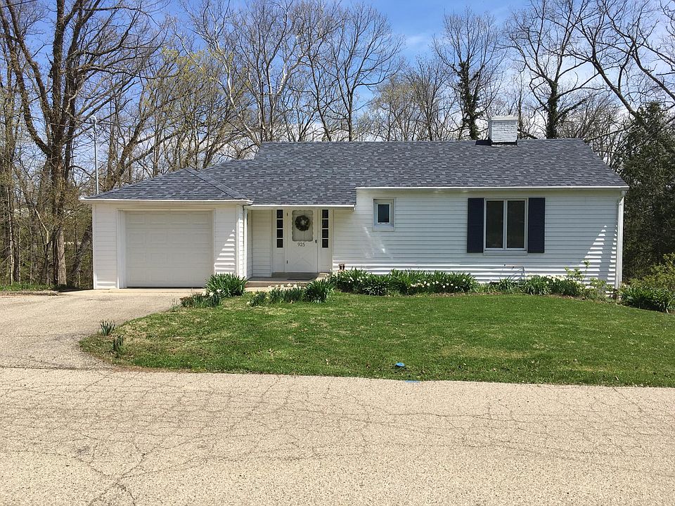 1st image of 925 Silvoor Ln
