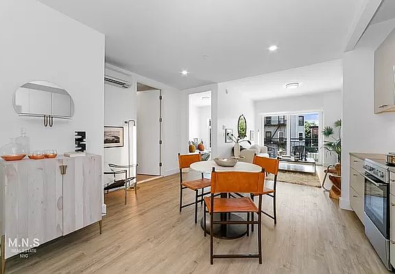4th image of 550 Prospect Pl #402
