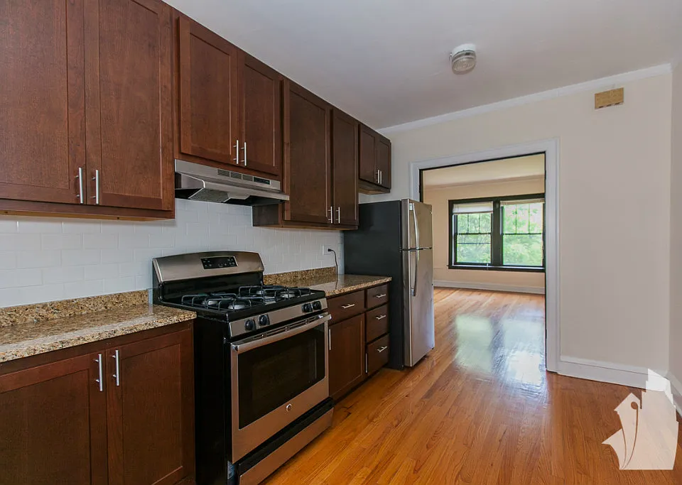 4601 N Winchester Ave #3