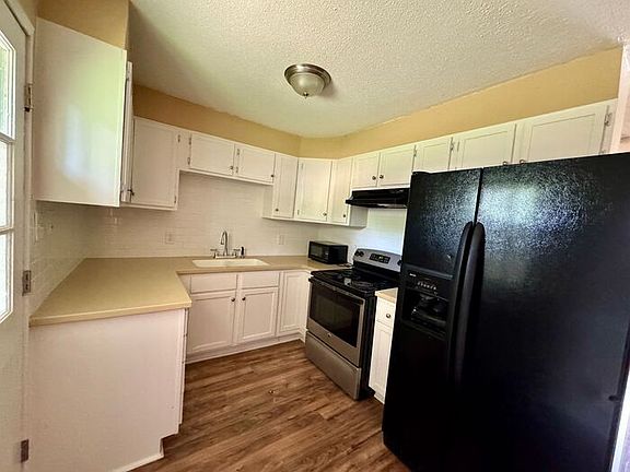 4th image of 3508 Spruce Ave SW