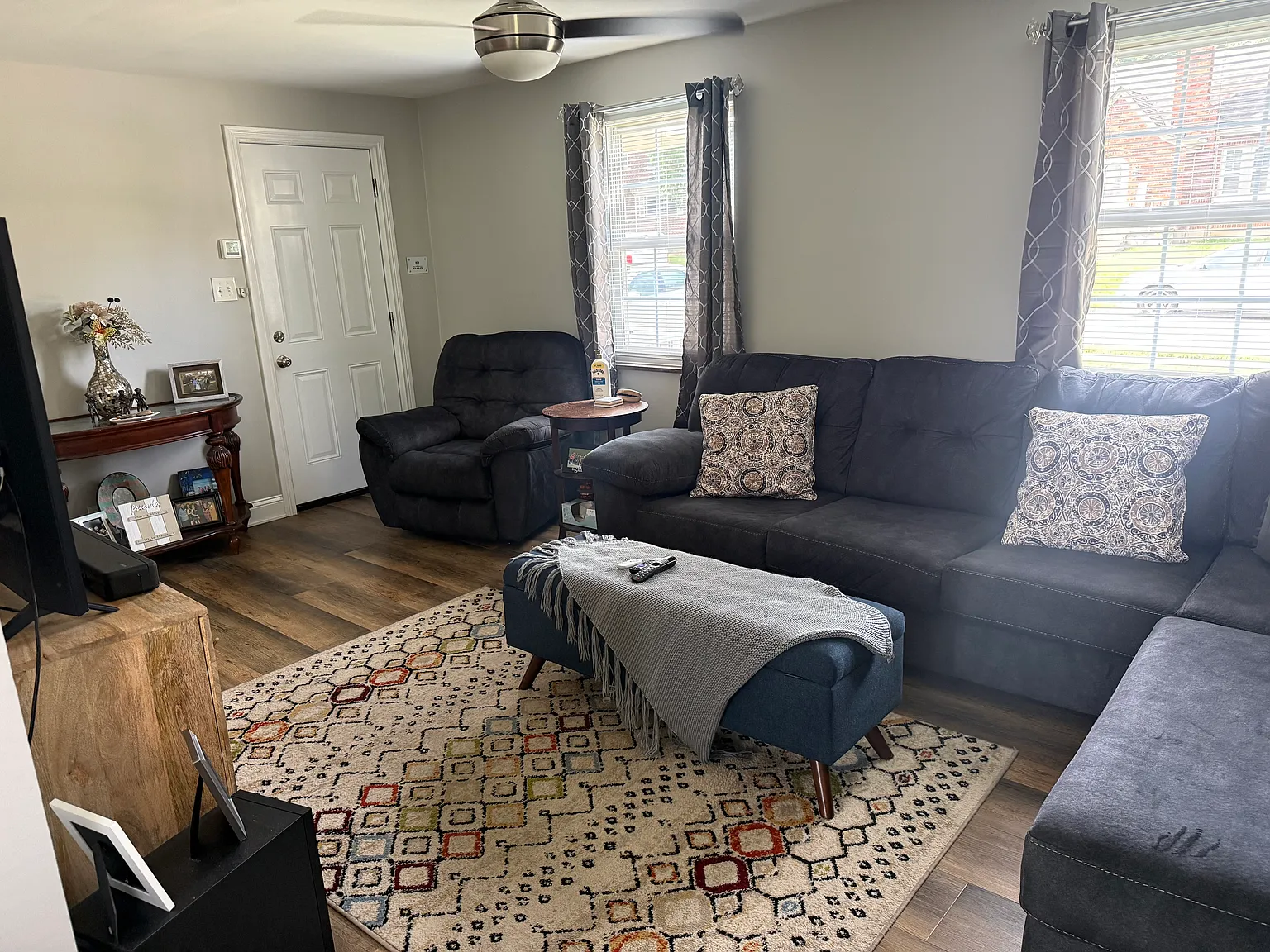 1 bed, 750 sqft, $1,300 — Photo 3