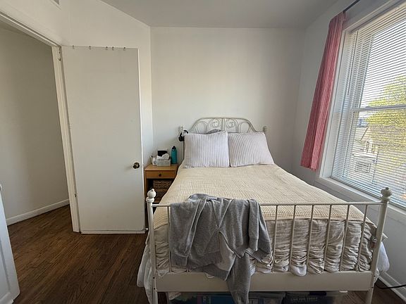 4th image of 7529 N Rogers Ave APT 3